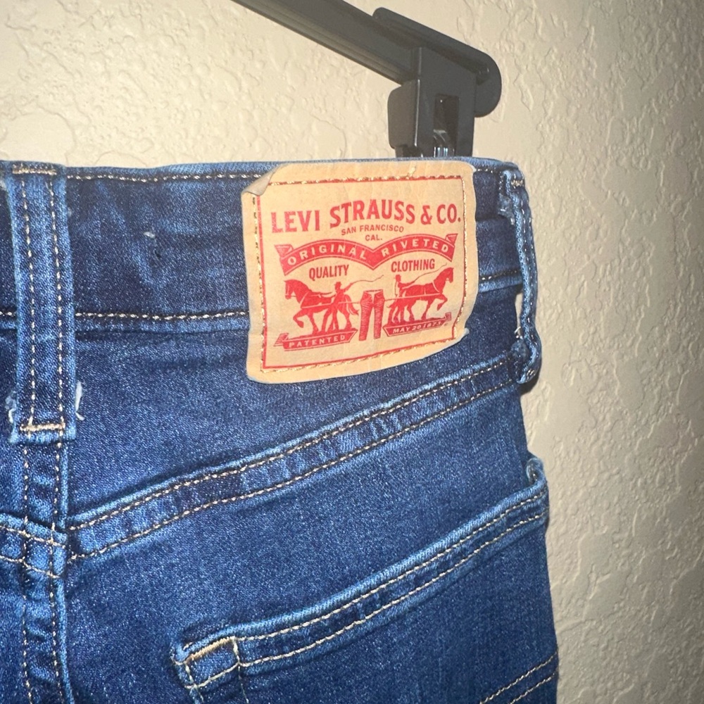 High Rise Bootcut Levi’s - Picture 5 of 7